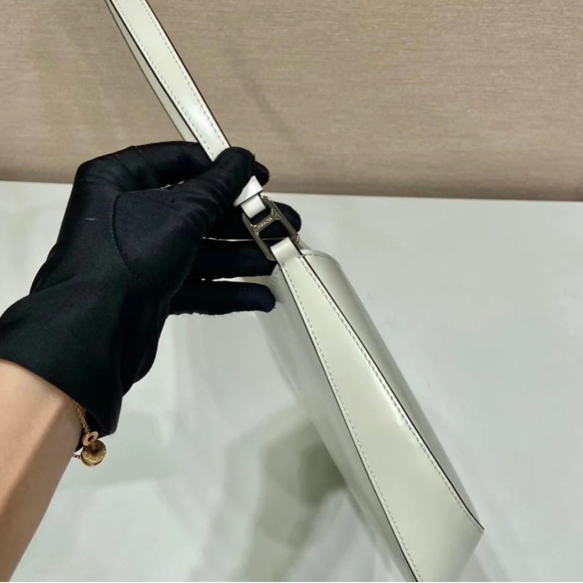 Prada – Cleo schoudertas in gepolijst leer