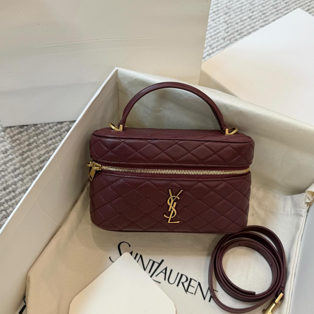 Yves Saint Laurent – Gaby Vanity Case-tas in lamsleer
