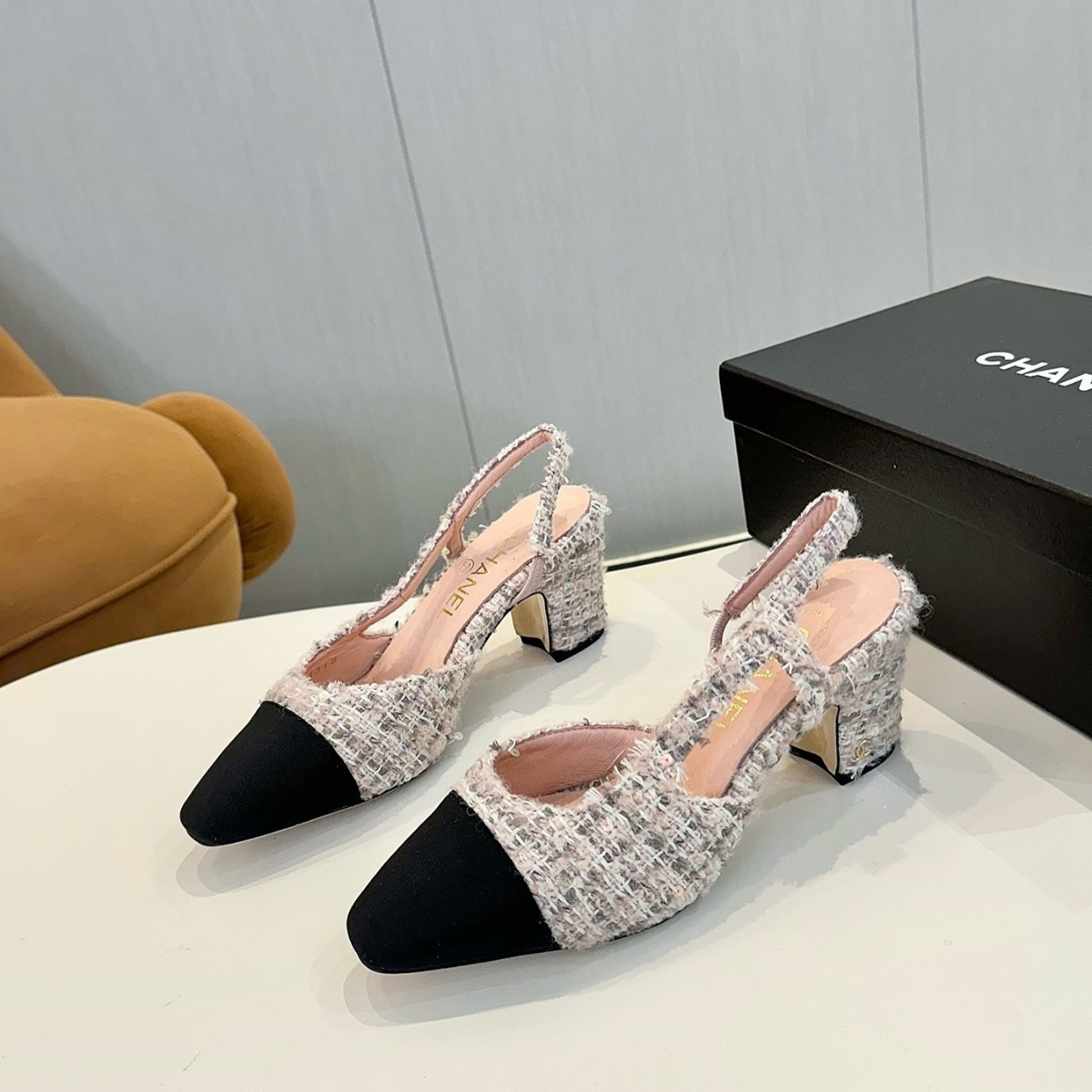 Chanel Mini Flap Roze & Slingback Tweed Set