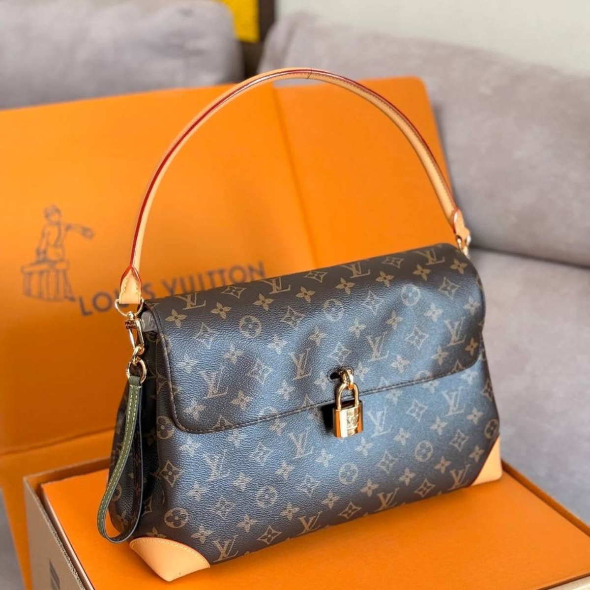 Louis Vuitton – Hide Away MM-tas