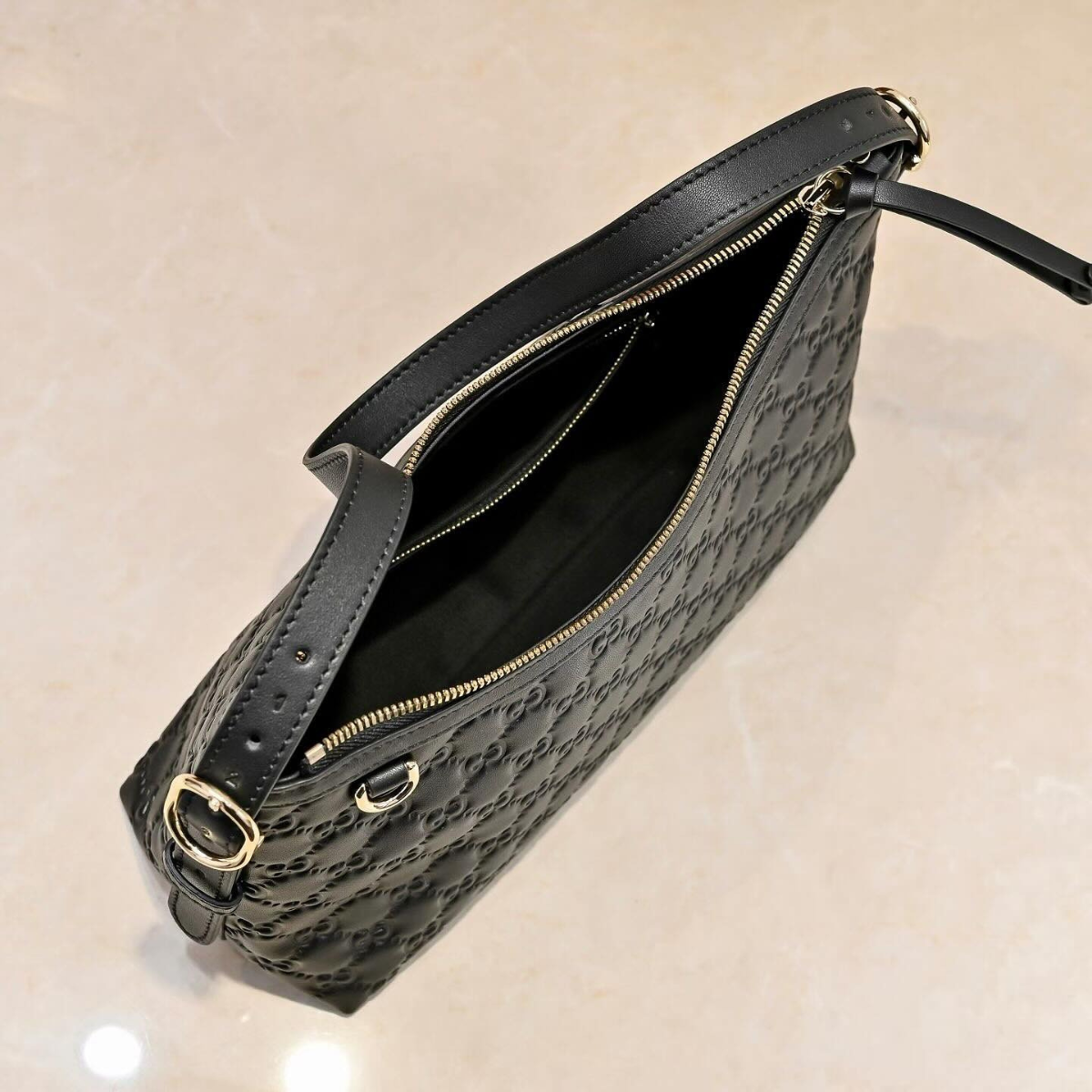 Gucci – Medium GG Emblem schoudertas