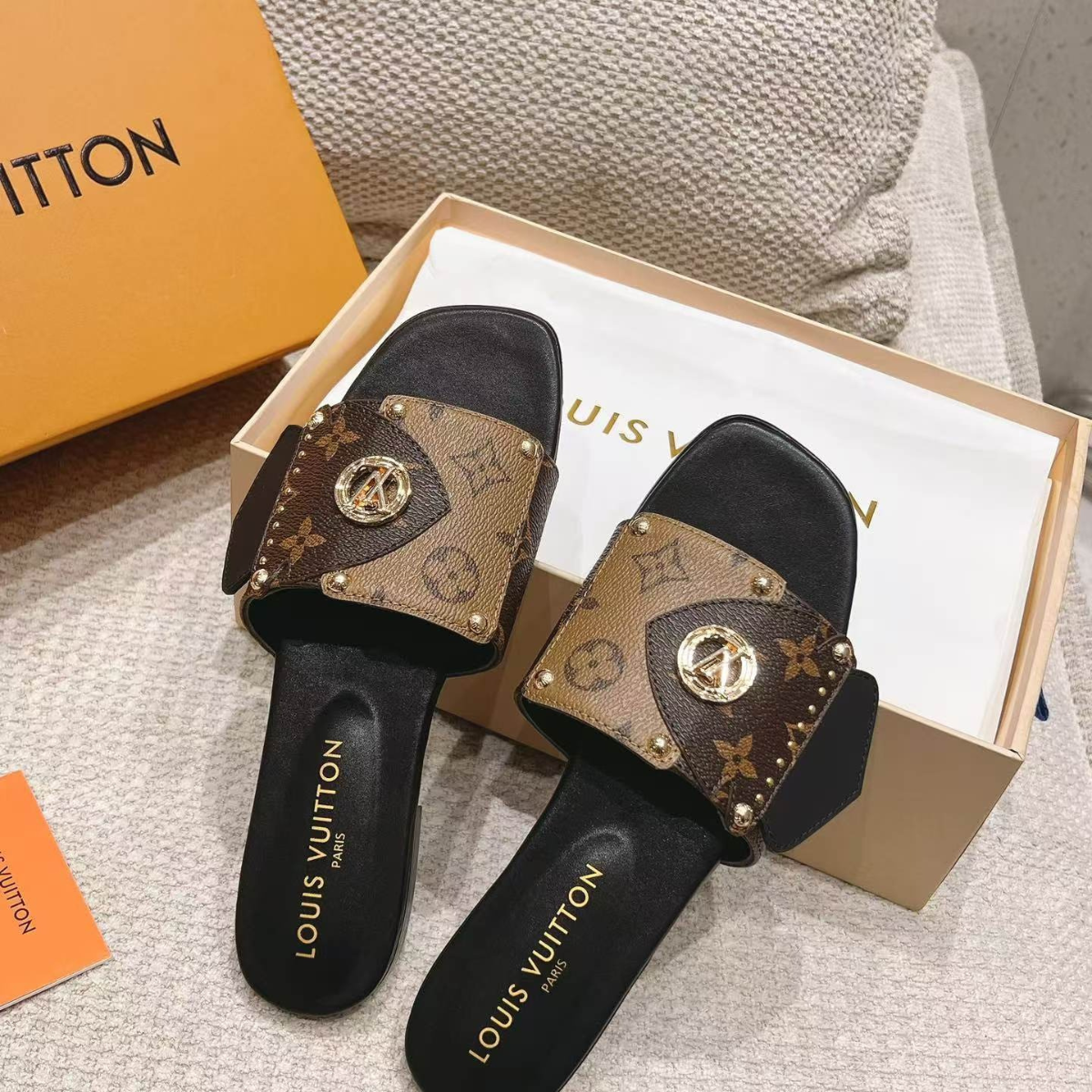 Louis Vuitton – Vanity PM & Frame Sandals set
