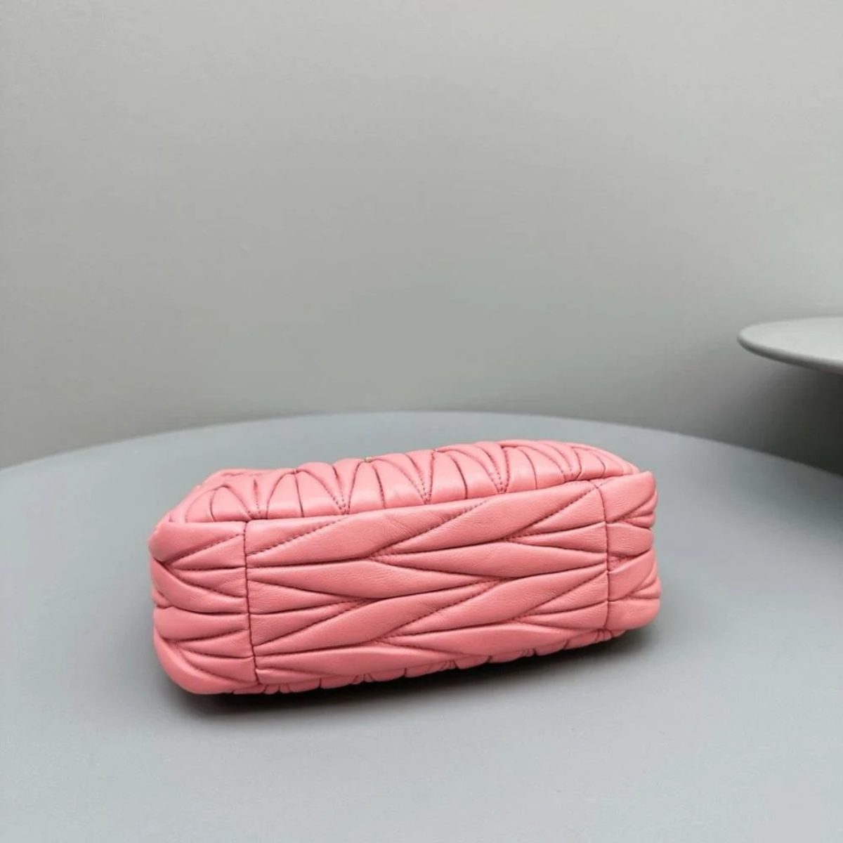 Miu Miu – Wander schoudertas in matelassé nappa-leer