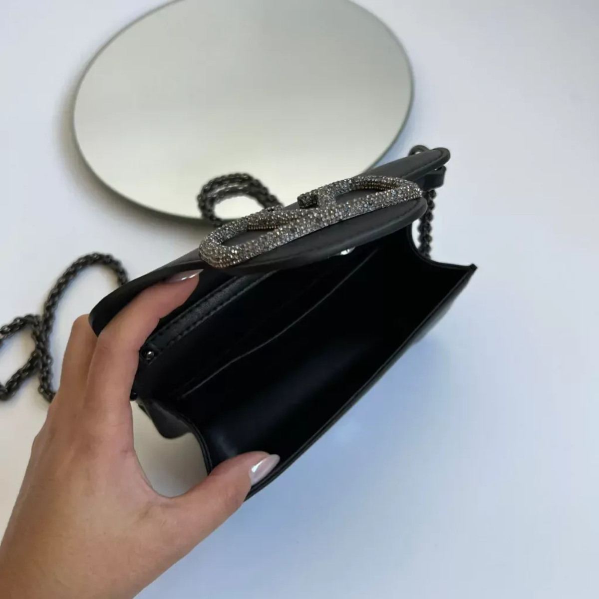 Valentino Garavani – Locò Small schoudertas met juweellogo