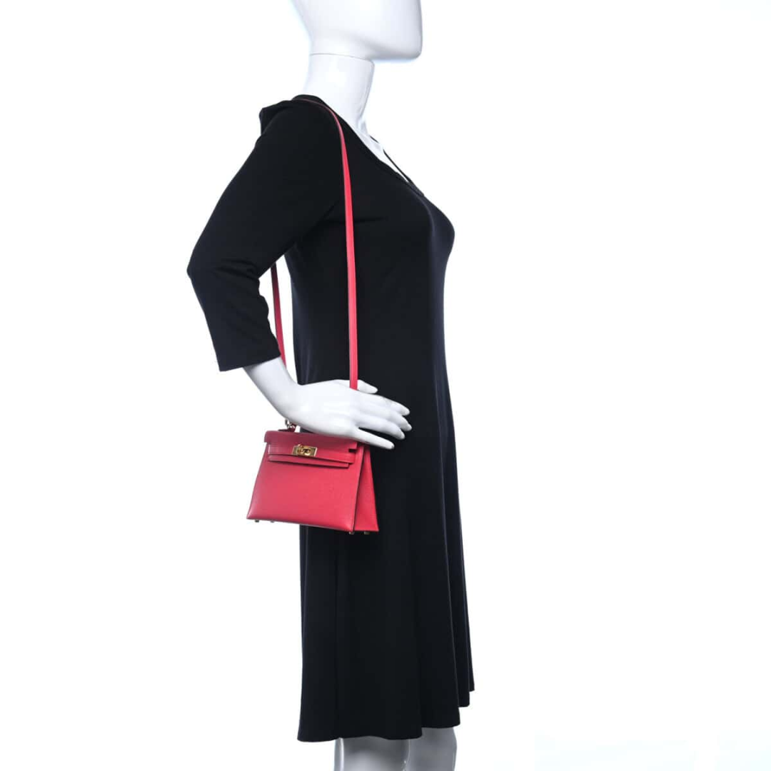 Hermès – Kelly 20-tas in roze met goudkleurige hardware