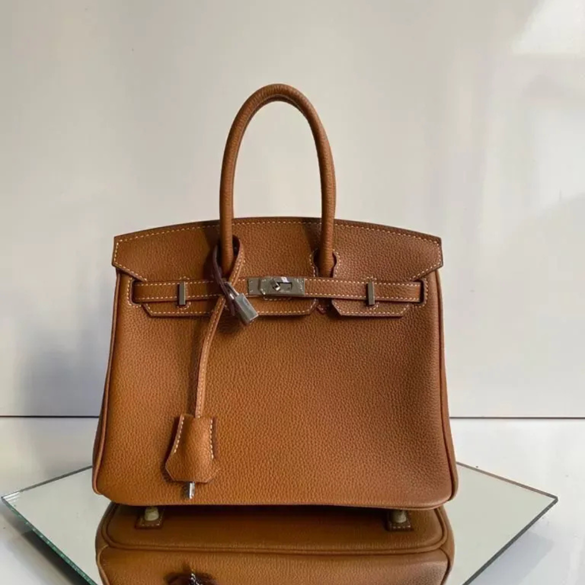 Hermès – Birkin 25 HSS Craie/Gris Tourterelle in Togo-leer met geborsteld goudkleurige hardware