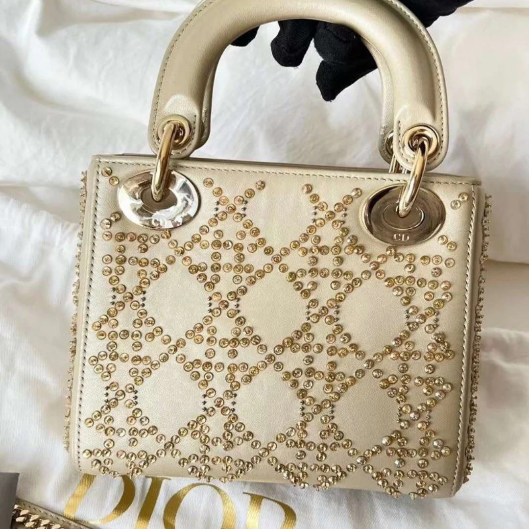 Dior – Mini Lady Dior-tas met parelborduursel