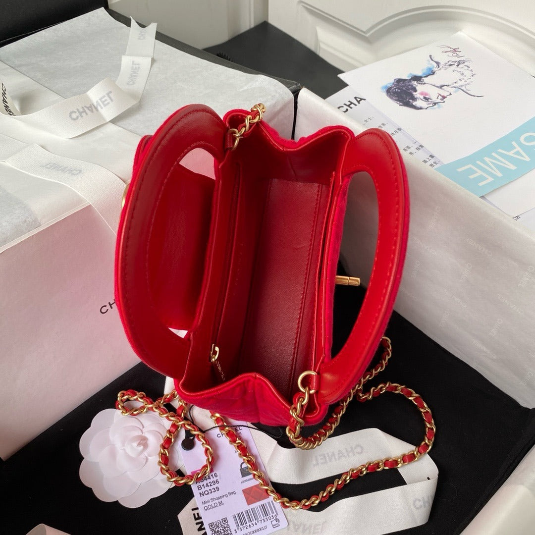 Chanel Matelassé Handtas in Rood Canvas