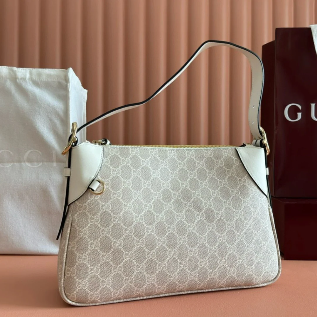 Gucci – Small GG Emblem schoudertas