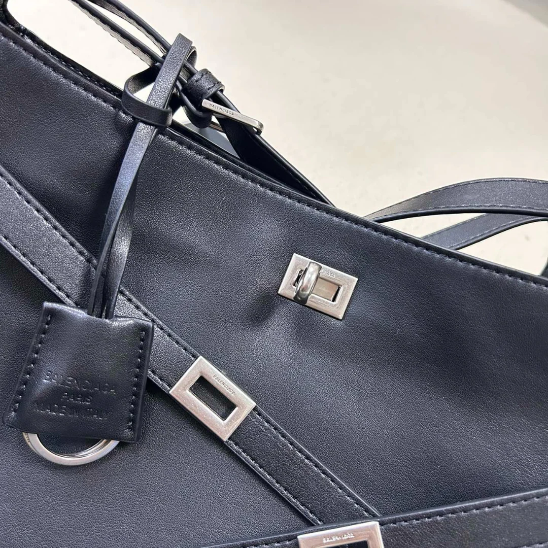 Balenciaga Bel Air Medium Schoudertas voor Haar – Zwart