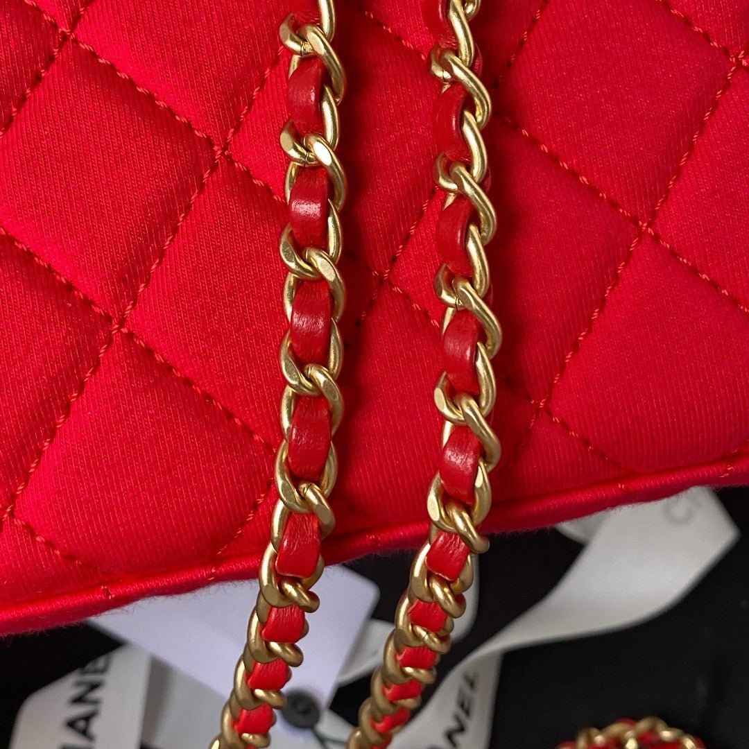 Chanel Matelassé Handtas in Rood Canvas