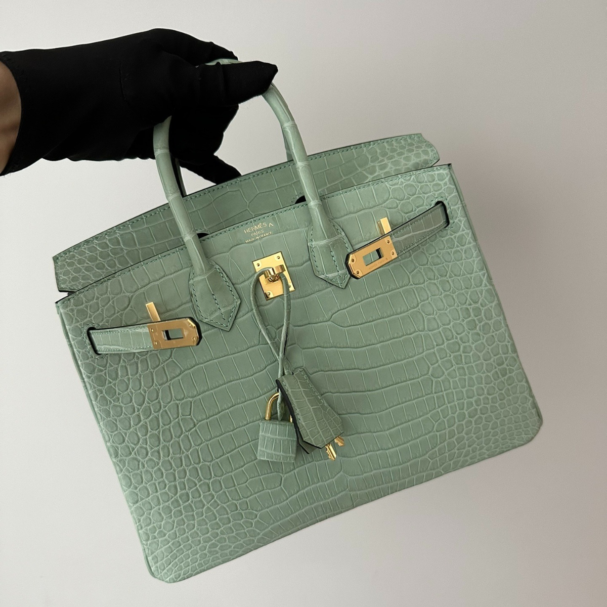 Hermès Set – Kelly 28 Vert d’Eau Alligator Limited Edition & Oran Sandalen Groen