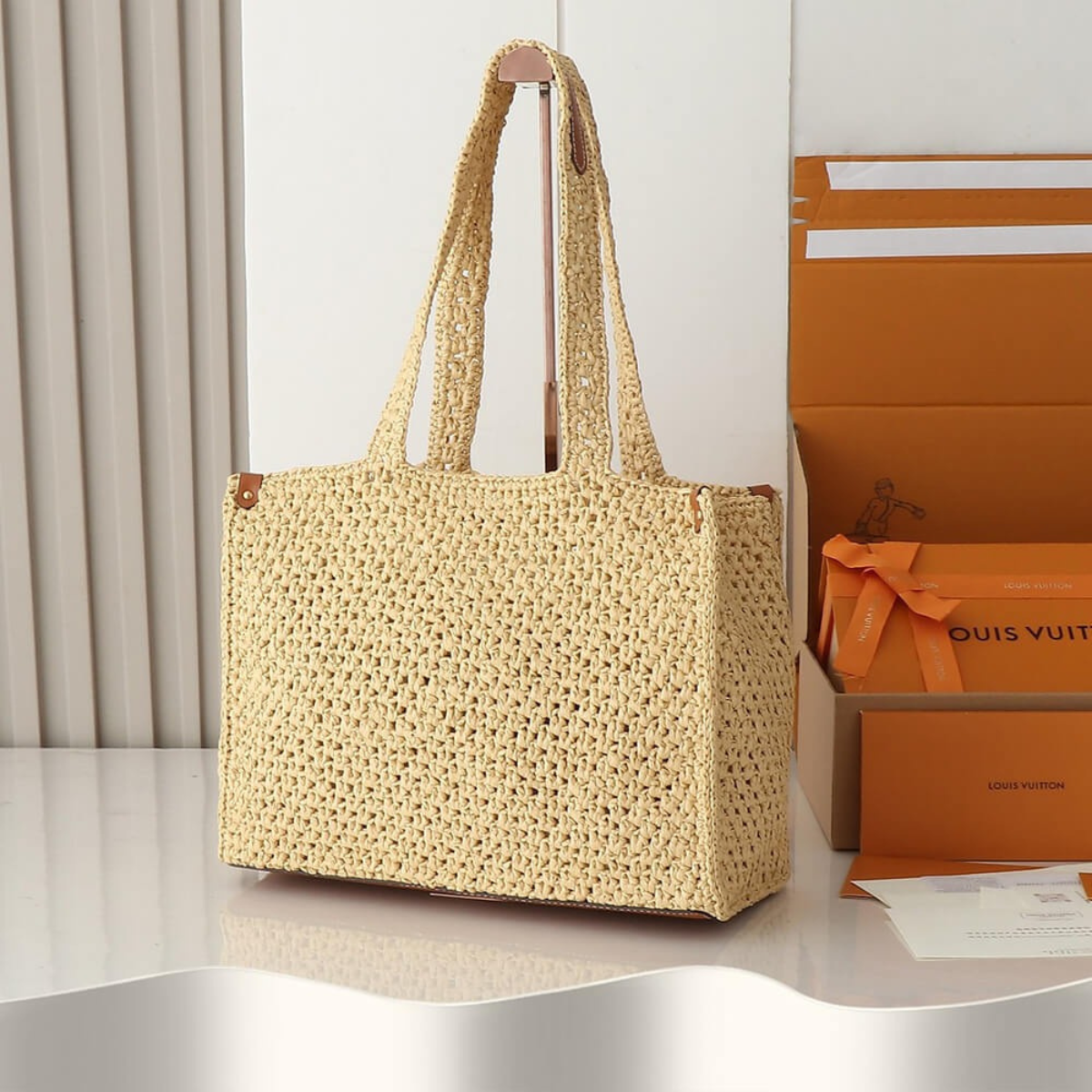 Louis Vuitton – By The Pool Raffia OnTheGo MM-tas