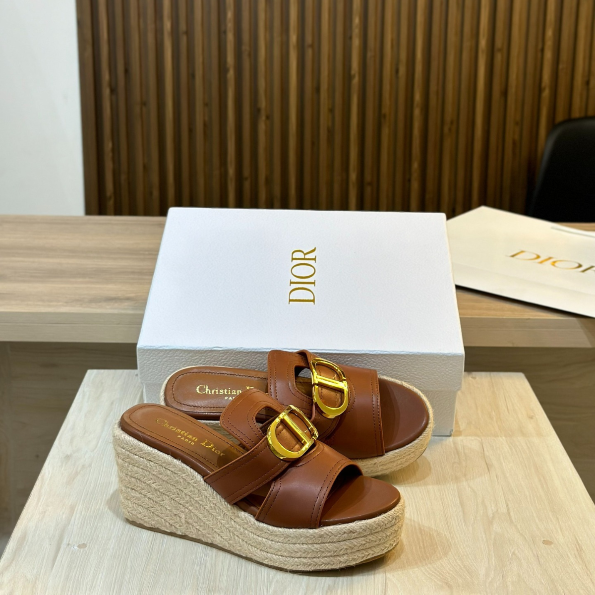 Dior Bobby Medium Tas en 30 Montaigne Wedge Slide