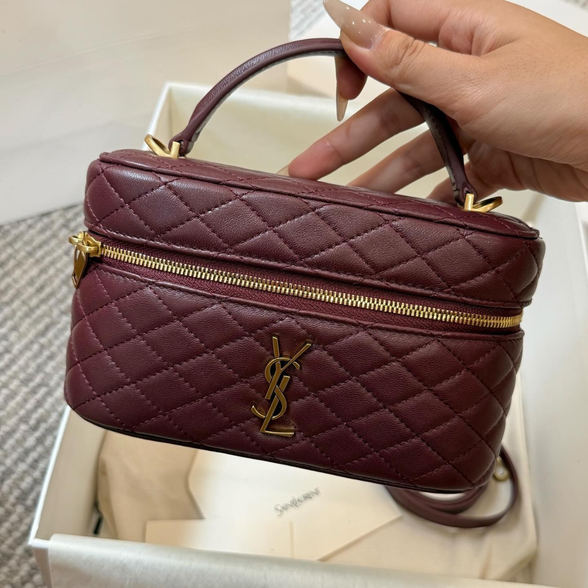 Yves Saint Laurent – Gaby Vanity Case-tas in lamsleer