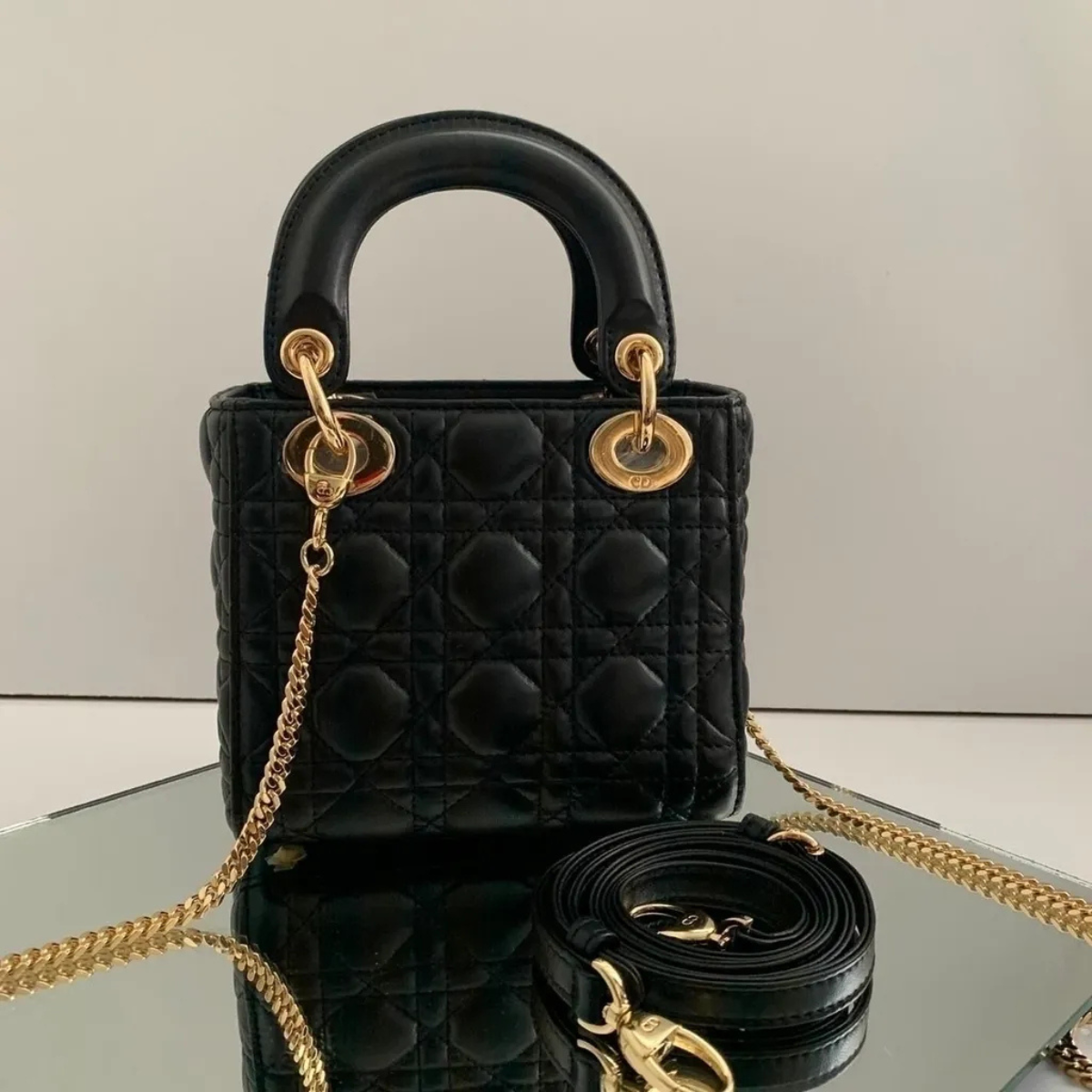 Dior – Set: Mini Lady Dior-tas in zwart & Chrono-sneaker