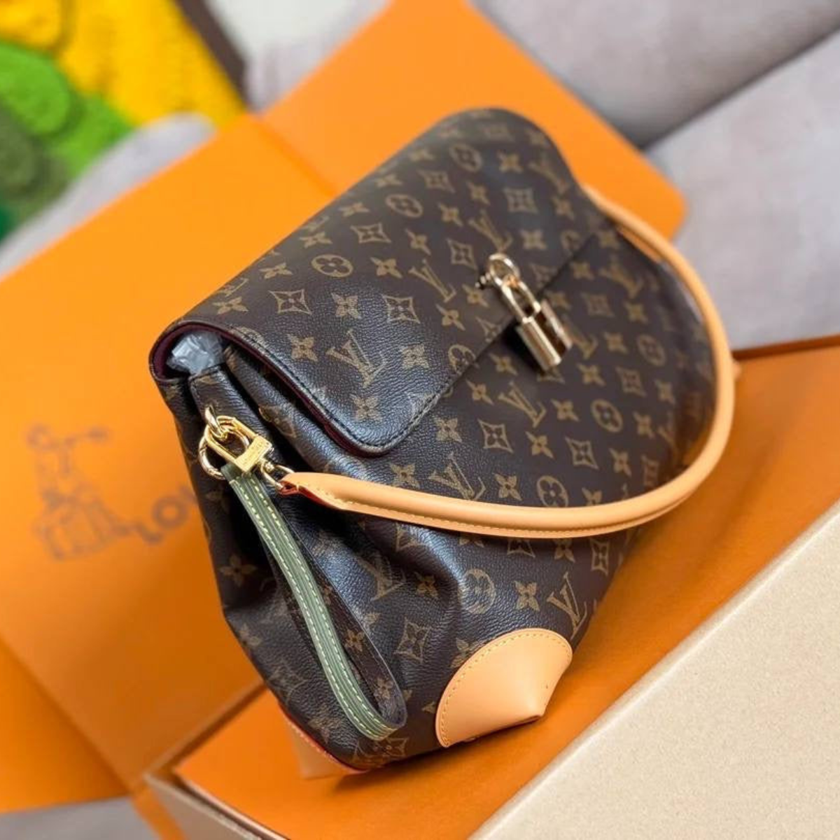 Louis Vuitton – Hide Away MM-tas