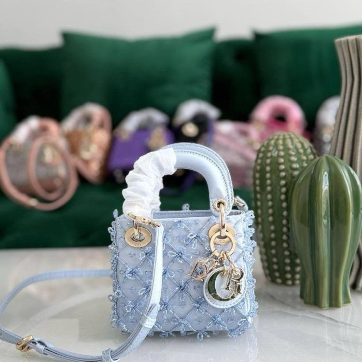 Dior – Lady Dior Micro Embroidered-tas in blauw