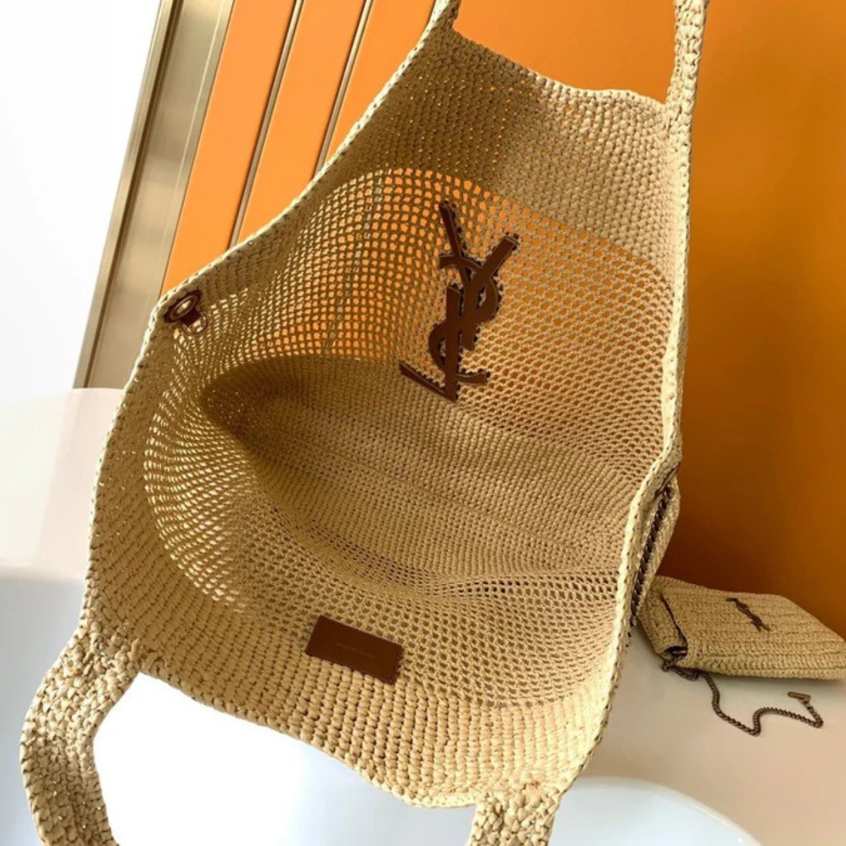 Yves Saint Laurent – Icare-tas in raffia