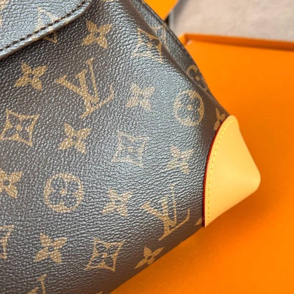 Louis Vuitton – Hide Away MM-tas