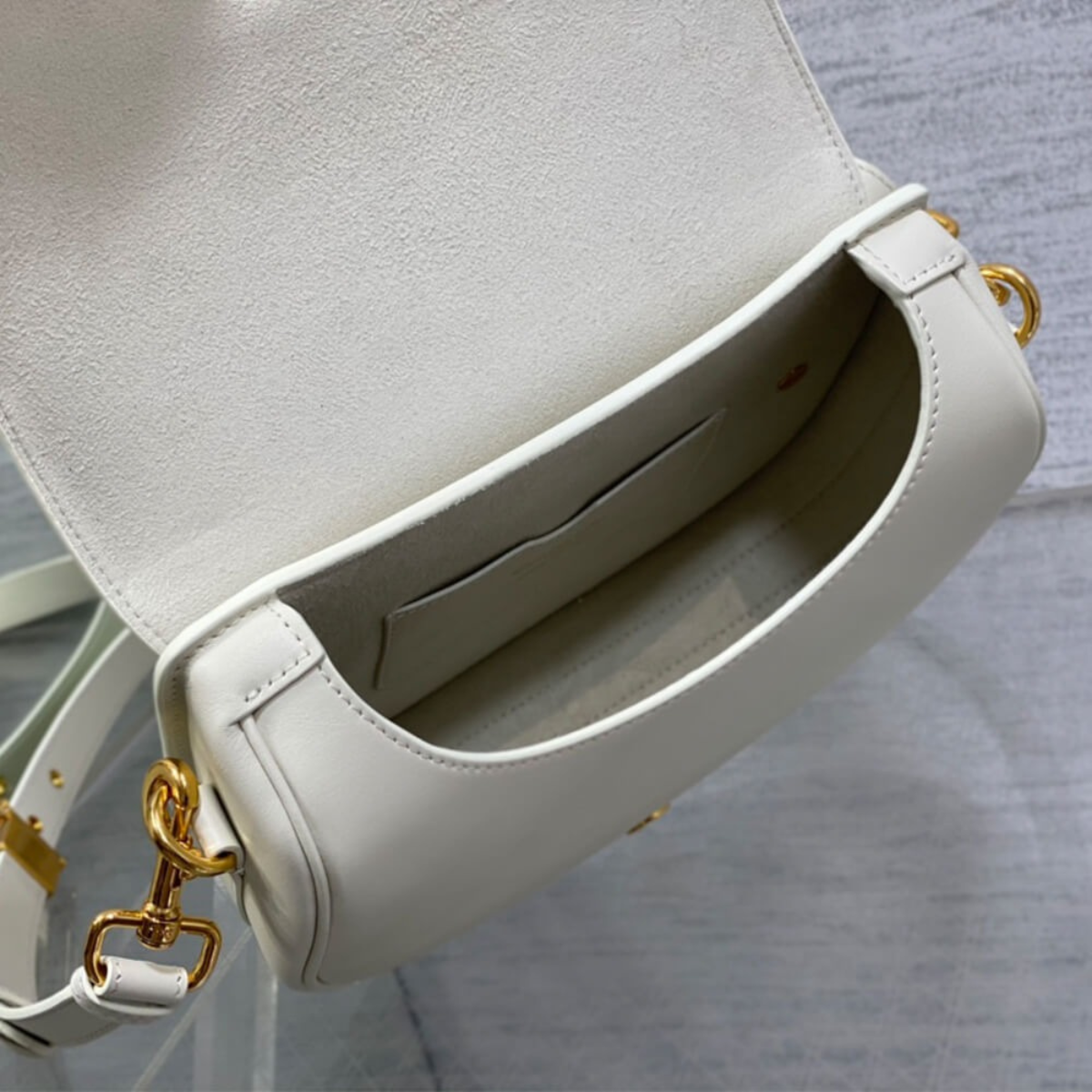 Dior Bobby Crossbody en 30 Montaigne Wedge Slides