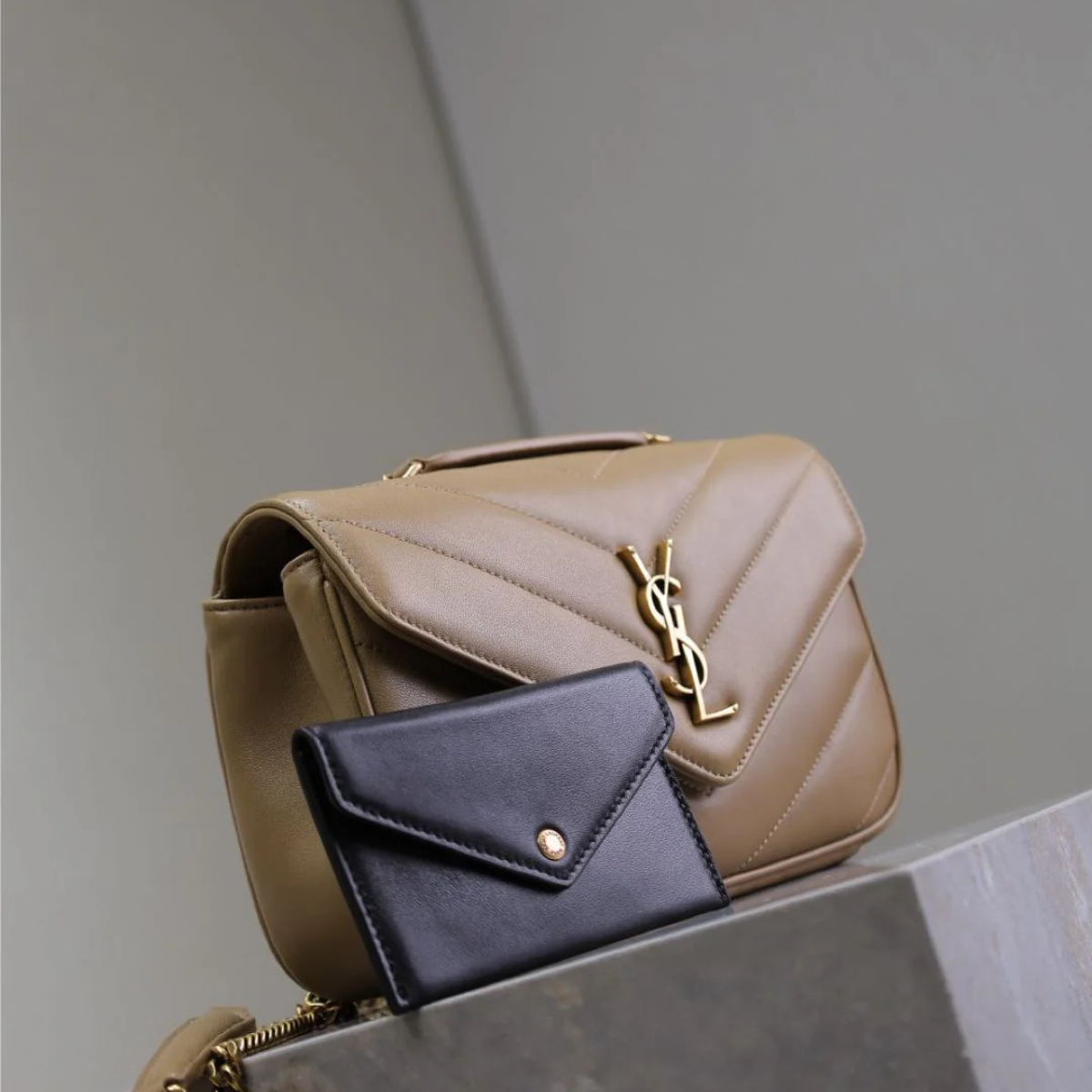 Saint Laurent – Loulou Small Matelassé-tas in lamsleer