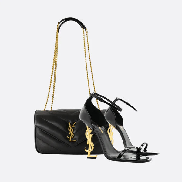 Yves Saint Laurent – Signature Set: Loulou-tas & Opyum-sandaal