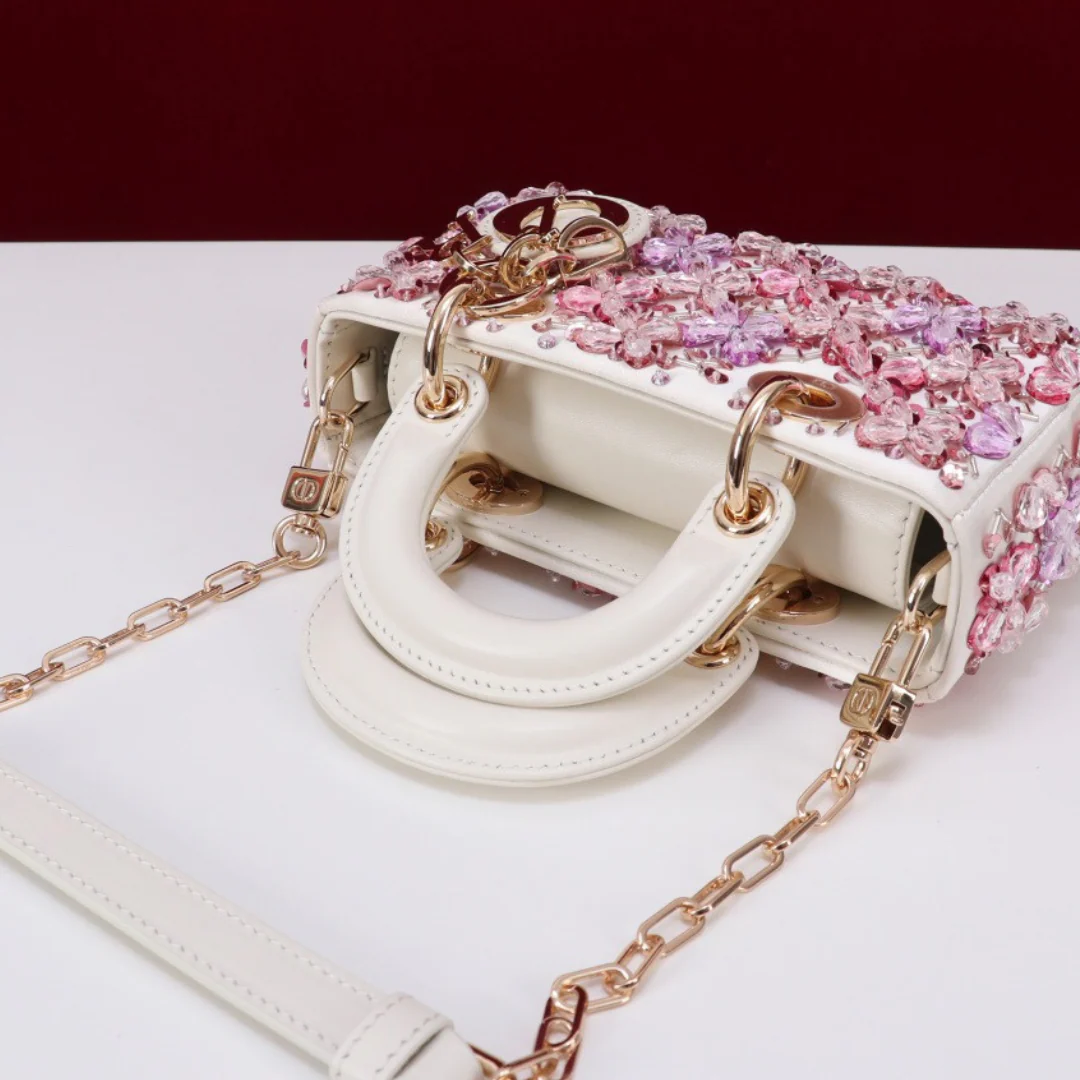Dior – Lady D-Joy Micro Bag in Wit Kalfsleer met Roze Bloemenborduursel en Strass