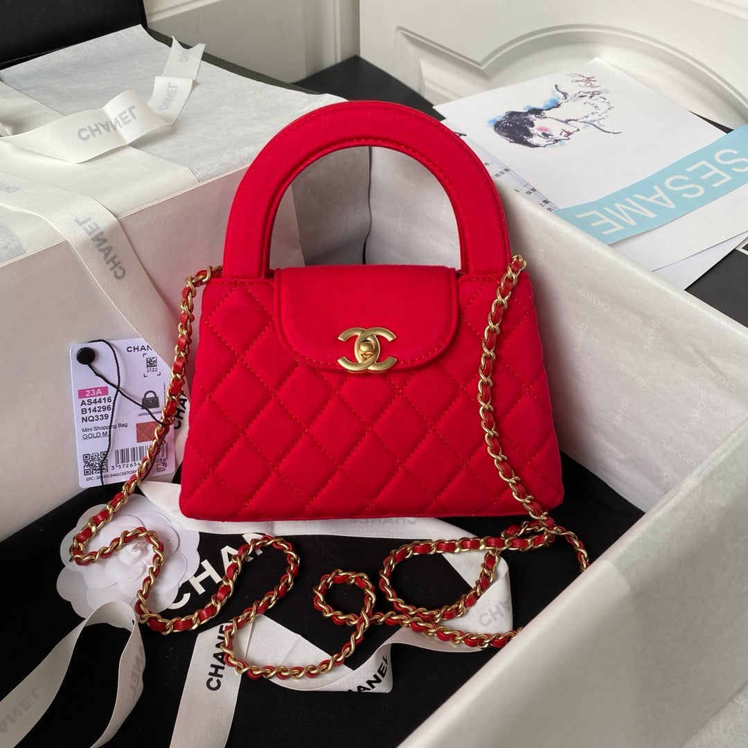 Chanel Matelassé Handtas in Rood Canvas