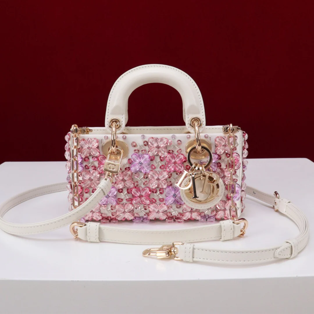 Dior – Lady D-Joy Micro Bag in Wit Kalfsleer met Roze Bloemenborduursel en Strass