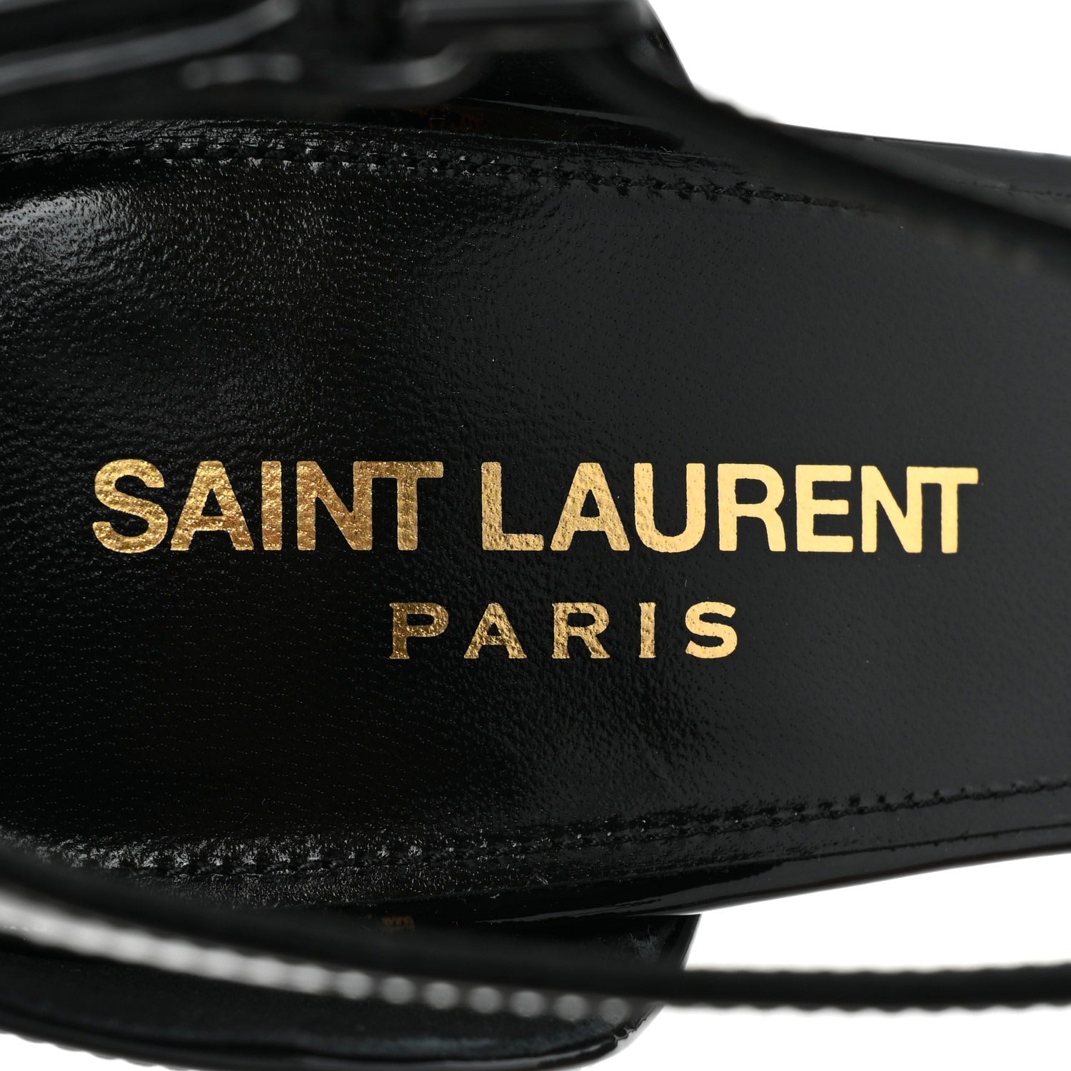 Yves Saint Laurent – Signature Set: Loulou-tas & Opyum-sandaal