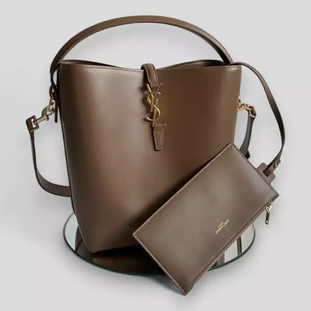 Yves Saint Laurent – Le 37-tas in glanzend leer