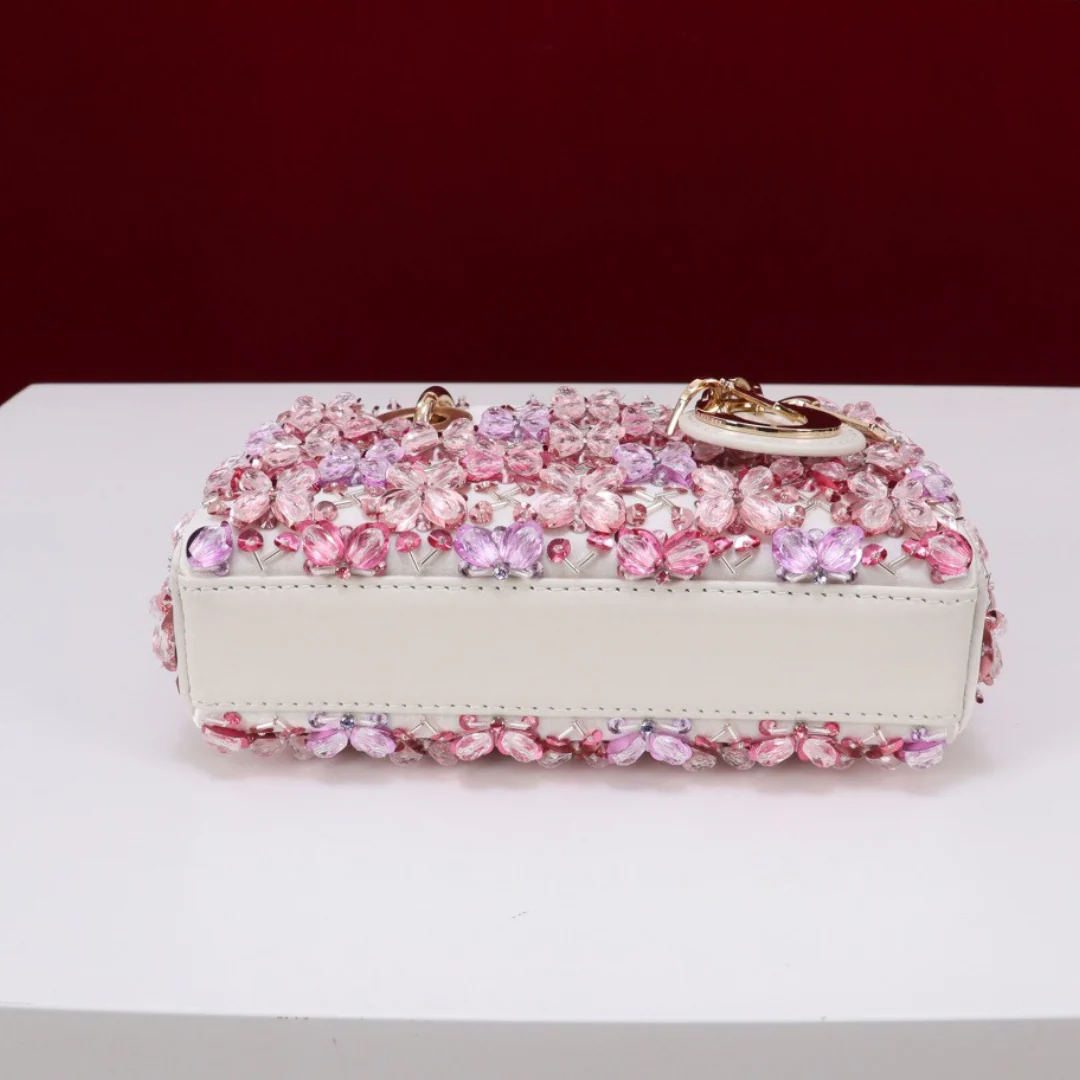 Dior – Lady D-Joy Micro Bag in Wit Kalfsleer met Roze Bloemenborduursel en Strass